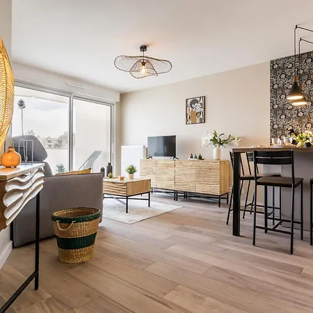 Tout Confort Pres De La Plage Avec Parking Et Wi-fi - Fr-1-306-1241 Appartement *